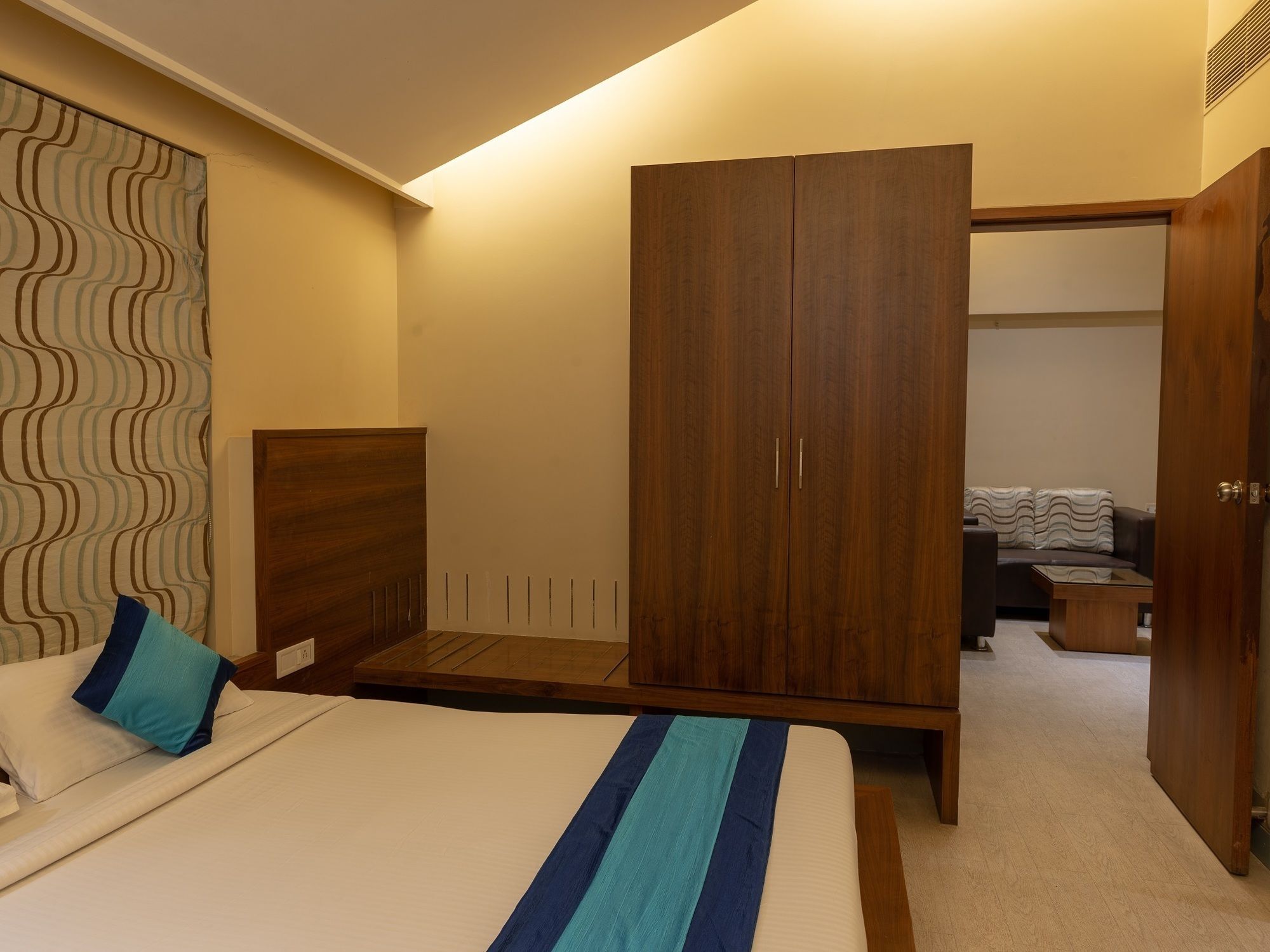 Hotel Mint Koregaon Park Пуна Экстерьер фото